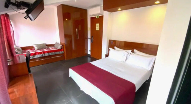Номер Семейный с частичным видом на море Hotel Oceano