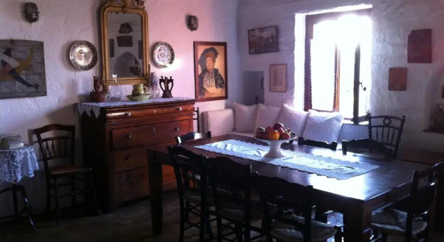 Aigina 3 Bedroom House by the Sea, Rezerwuj Apartament Hotele w Saronic Islands z parkingiem, Parking