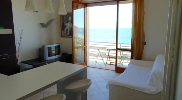M210 - Marcelli, trilocale fronte mare con vista mozzafiato, Rezervovat Hotel Marcelli 