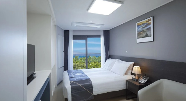 Sokcho Chonpines Beach Hotel, Забронировать Отель Отели Сокчхо с парковкой, рядом с Туристический и рыбный рынок Сокчхо, Парковка