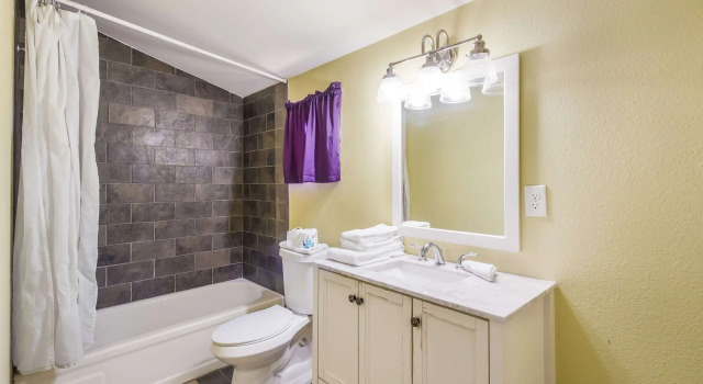 Четырёхместный номер Standard Rodeway Inn Casper