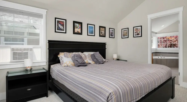 Номер Deluxe с 3 комнатами Seattle Vacation Home: Berlin Wall