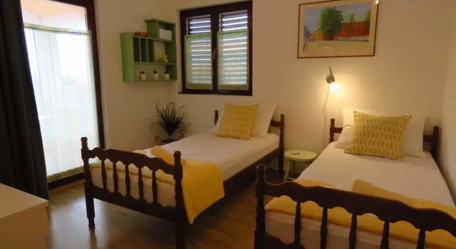 Apartment Body, Buchen Sie Ferienwohnung Hotels in Gespanschaft Split-Dalmatien mit Pool, Schwimmbad