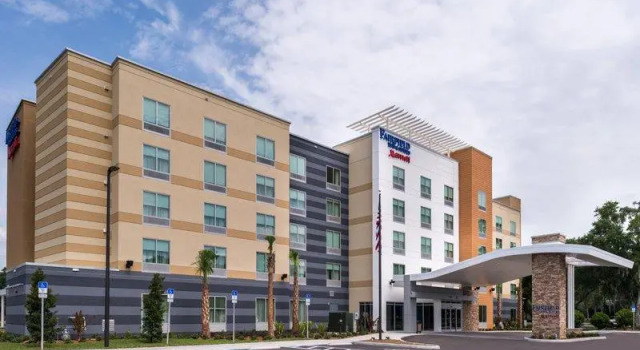 Четырёхместный люкс Fairfield Inn & Suites by Marriott Orlando East/UCF Area