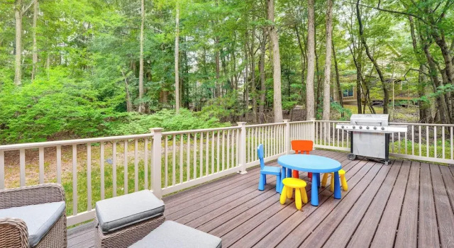 Коттедж Tannersville Resort Home w/ Deck & Gas Grill!
