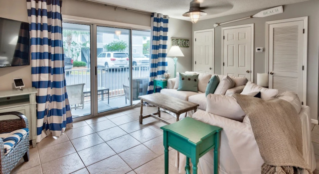 Beachside Villas #114 - 2 Br condo by RedAwning