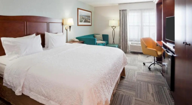 Номер Standard с видом на город Hampton Inn Duluth-Canal Park