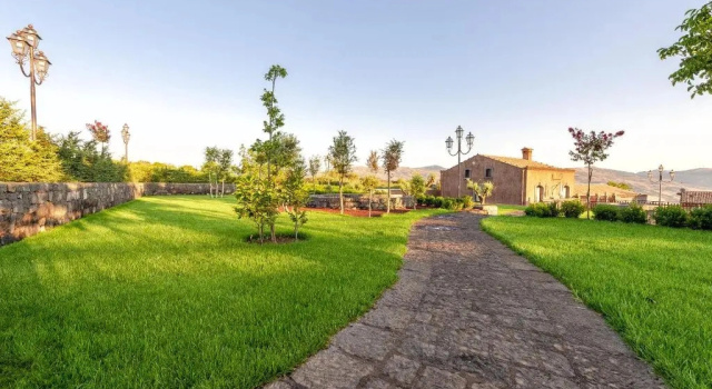 Двухместный полулюкс с видом на горы Etna Quota Mille Boutique Hotel, Typical Sicilian Food & Wine