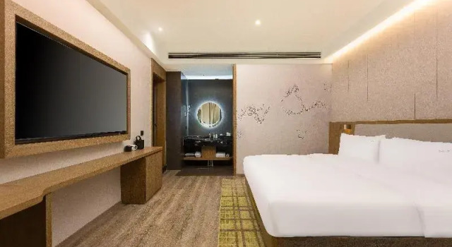 Люкс с красивым видом из окна Holiday Inn Jiuhua Mountain Hot Spring by IHG