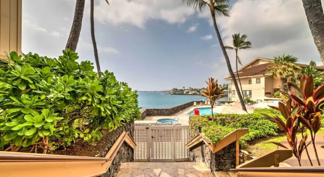 Апартаменты Oceanfront Kailua-kona Townhome w/ Pool & Views!