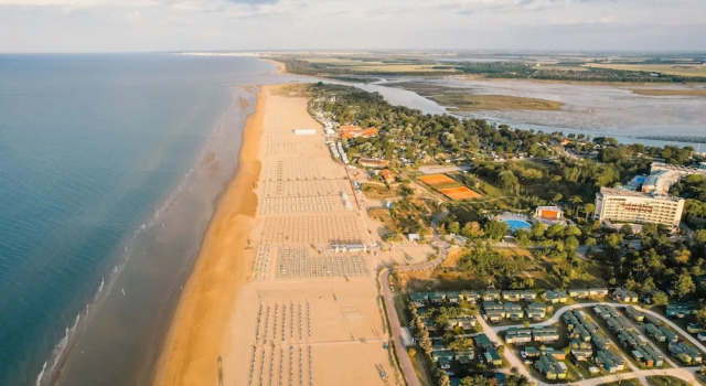 Great Accommodation With Terrace, Забронировать Отель Отели Бибионе-Пинеда с парковкой, рядом с Долина Вальгранде, Парковка