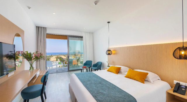 Двухместный номер Standard с видом на море Leonardo Crystal Cove Hotel & Spa - Adults only