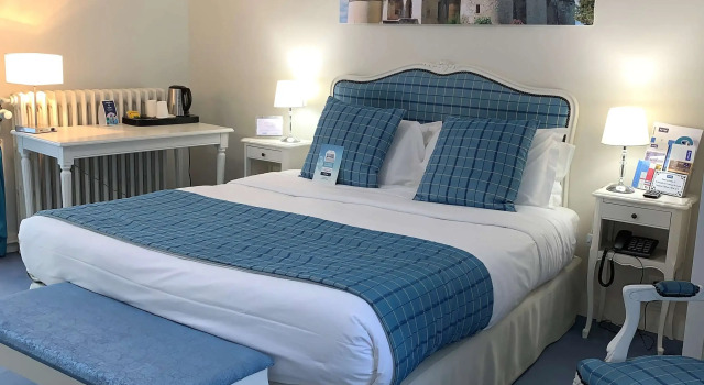 Одноместный номер Standard Kyriad Saumur Hyper Centre Hôtel, Appartements, Séminaires et SPA soins Sothys Paris