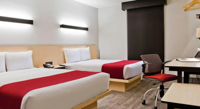 Четырёхместный номер Standard City Express by Marriott Leon