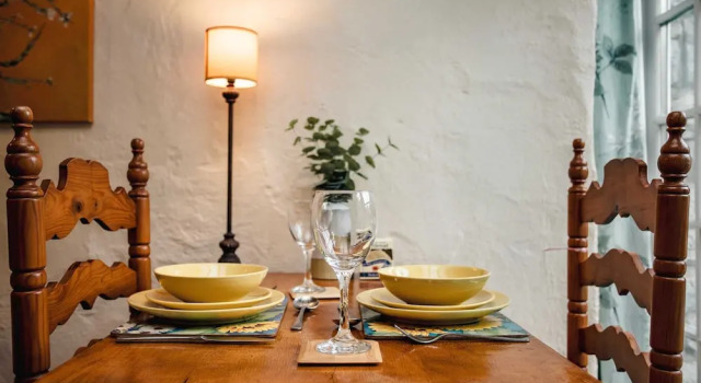 The Stable - One Bedroom Apartment - St Florence, Boek Appartement St. Florence 