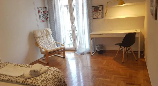 Petrol Apartment- Athens Center, 4 BD, 1 BATH
