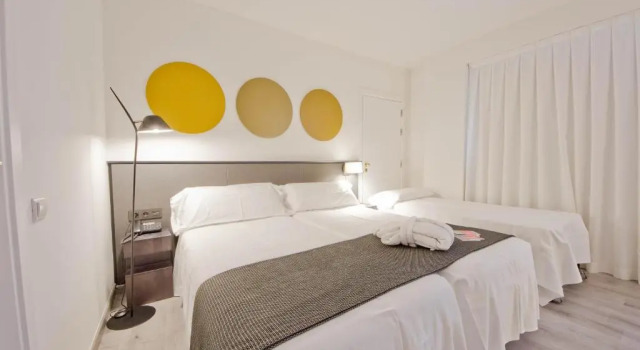 Трёхместный номер Standard Aparthotel Atenea Valles