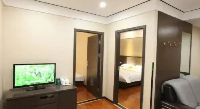 Семейный люкс Chizhou Yinxing Business Hotel