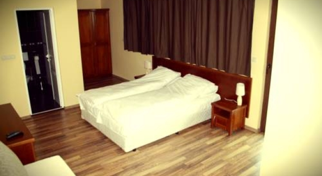 Komhotel, Забронировать Отель Отели Берковица с парковкой, Парковка