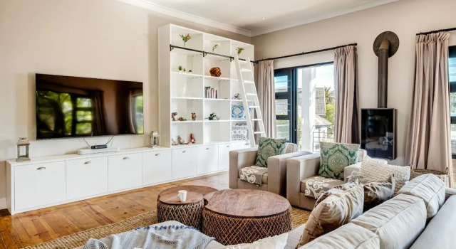 2bed Apt 5min Walk From Camps Bay Central Escape, Забронировать Апартаменты/квартира Апартаменты Cape Peninsula, Апартаменты/квартира