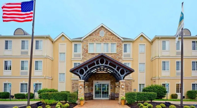 Кровать в общем номере Staybridge Suites Cranbury - South Brunswick by IHG