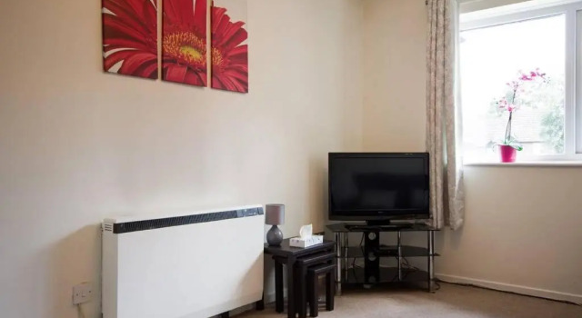 Central quiet self check in 1 bedroom apartment up to 4, Varaa Huoneisto Asunnot kohteessa Merseyside, Huoneisto
