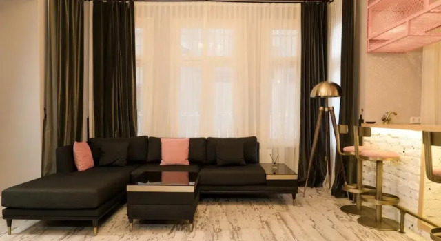 Flat With Turkish Hammam and Bar in Beyoglu