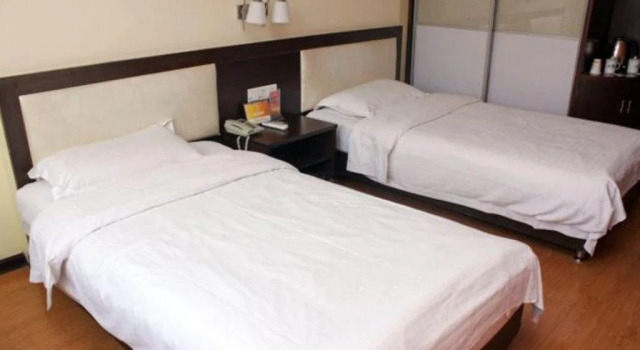 Jingzhou Dragon Hotel, Book Hotel Hoteller i Jingzhou med pool, Swimmingpool