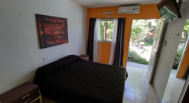 Кровать в общем номере Amukan Guest House