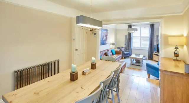 Host Stay Hutton House, Book Hotel 3-stjernede hoteller i West Cliff, 3*