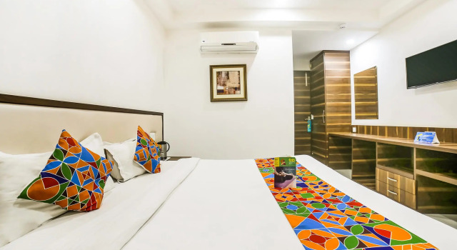 Люкс FabHotel Prime Sapphire Inn