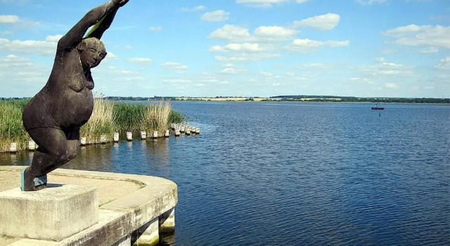 Ferienhaus H.Winkler, Забронировать Отель Нойкален Kummerower See
