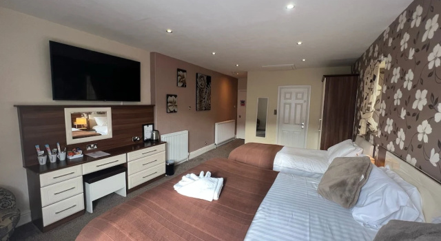 Трёхместный номер Standard Lauriston & Lawton Court Hotel