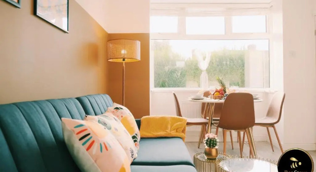 Caldecott House - Close to M60 and M62, Забронировать Отель Отели Манчестера с парковкой, Парковка