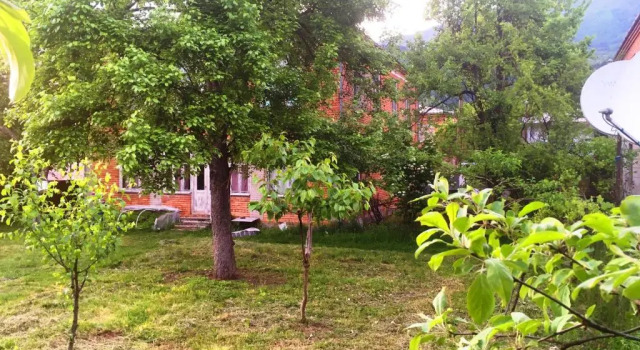 AMBROsador, Rezervasyon Otel Ambrolauri otoparklı oteller, Otopark