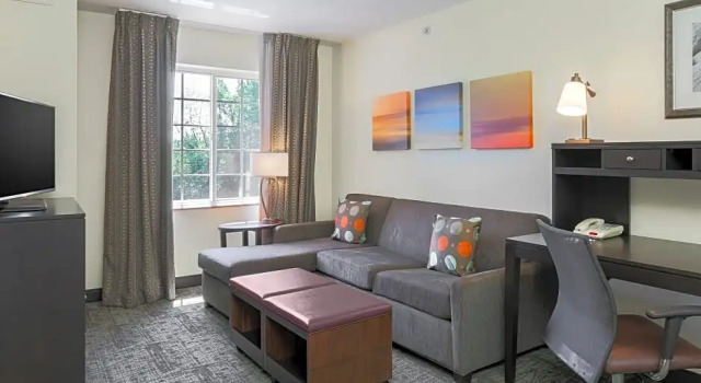 Четырёхместный люкс с 2 комнатами Staybridge Suites-Philadelphia/Mount Laurel by IHG