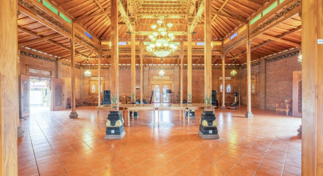 Joglo Garut Cottage by OYO Rooms, Book Feriehus Hoteller i Garut med parkering, Parkering