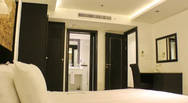 Люкс с 2 комнатами с балконом Nova Suites Pattaya by Compass Hospitality
