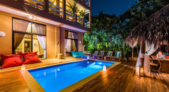 Двухместный номер Standard с видом на бассейн Villa Nautilus