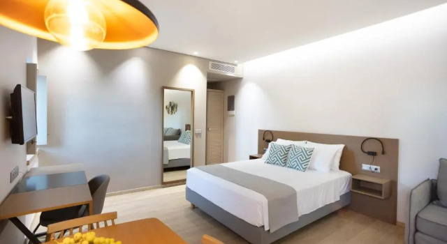 Полулюкс Armantanis Luxury Suites