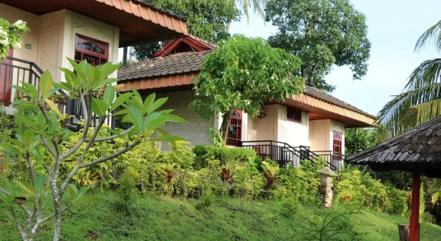 Номер Deluxe Puri Bunga Beach Cottages