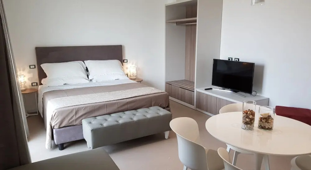 Полулюкс с балконом Venus Suites