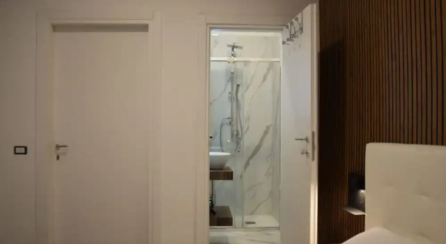 Napoli Central Stay, Забронировать Гостевой дом Отели Неаполя с парковкой, рядом с Кафедральный собор Неаполя, Парковка