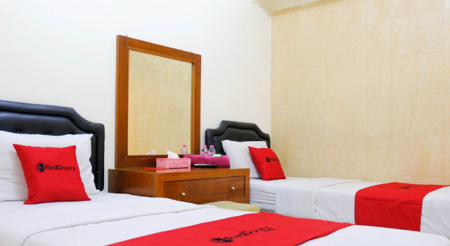 RedDoorz near Universitas Kristen Satya Wacana, Reserva ahora Hotel Salatiga 