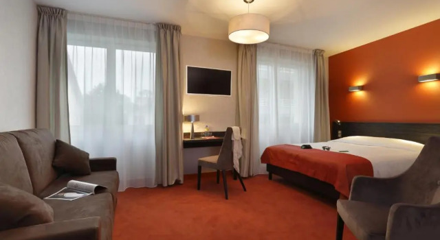 Четырёхместный номер Standard The Originals City, Hôtel Les Thermes de lAvenue, Dax