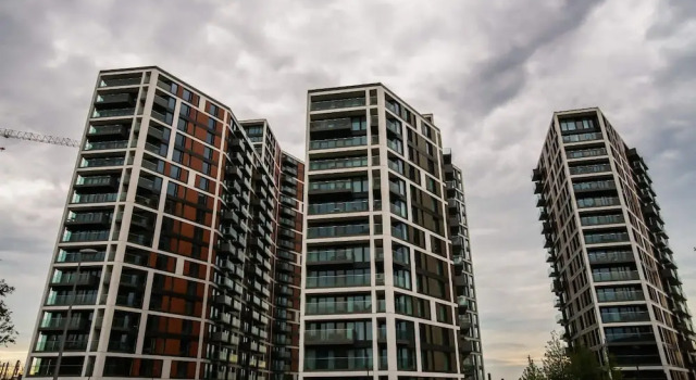 Thames View 2 Bed Apartment With Balcony