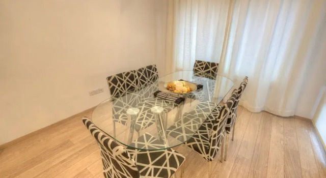 Dasoudi Luxury Beachfront Apartment, Boek Appartement Germasogeia 