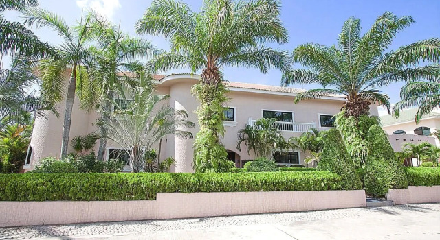Camelot Villa