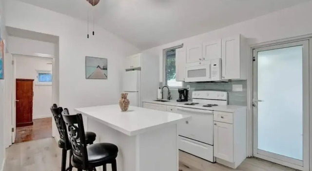 Капсула Classic Oasis Fort Lauderdale by StayHospitality