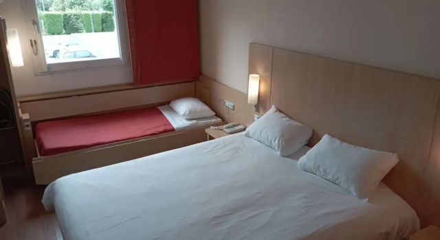 Трёхместный номер Standard ibis Albert Pays de Somme